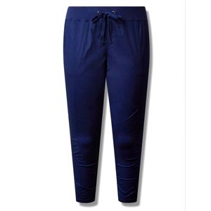 Torrid NWT stretch skinny pant
